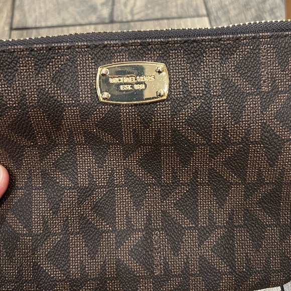 Michael Kors brown belt bag - Picture 2 of 4